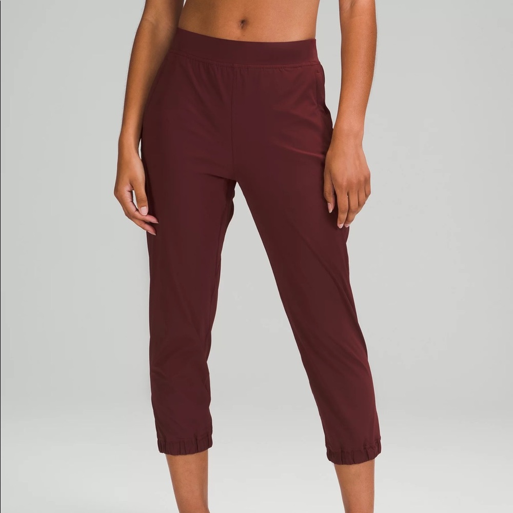 lululemon Adapted State Crop